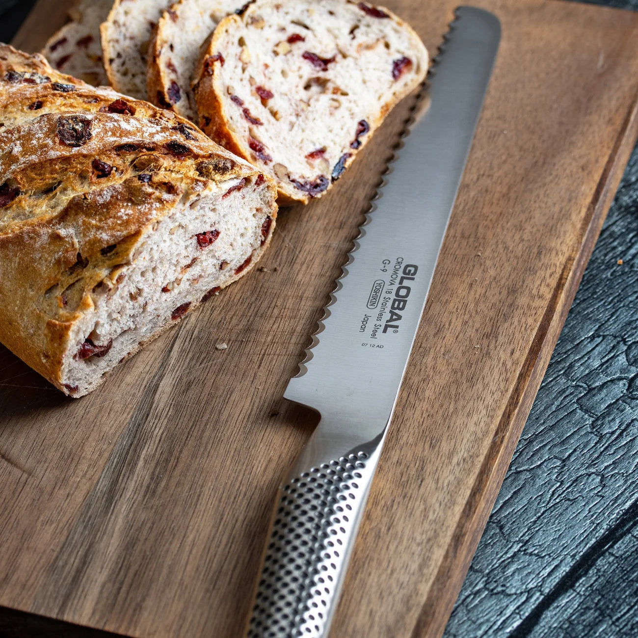 Global G-9 Bread Knife – 22cm Serrated Japanese Stainless Steel