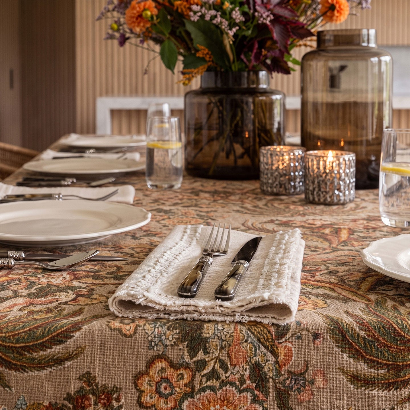 Loomé Home Aviary Garden Tablecloth – Linen Blend, 200 x 300 cm