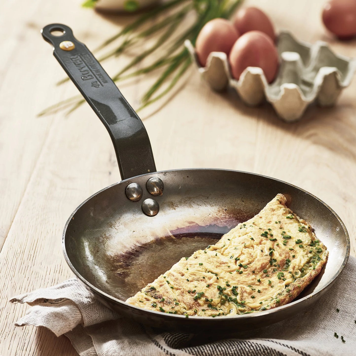 Mineral B Omelette Pan – Carbon Steel, Made in France 9.5” & 11” - deBuyer