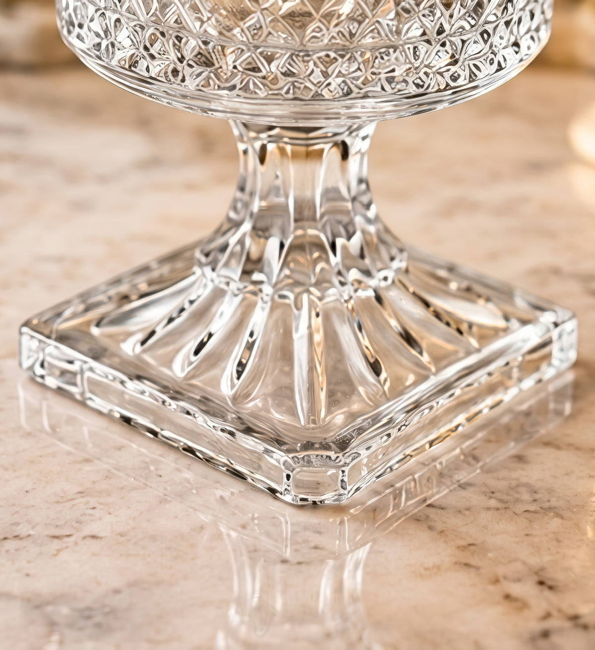 Artika Rockland glass dispenser diamond-cut pedestal base close-up